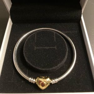 Pandora Moments Bangle Shine Heart Clasp